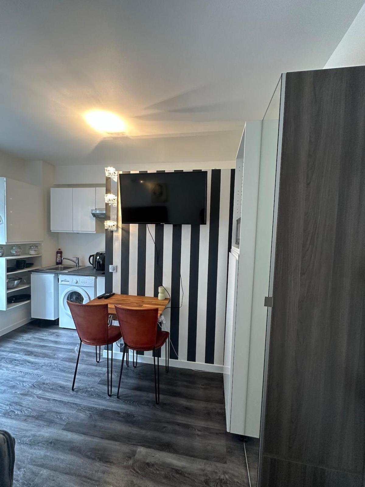Beautiful Eiffel Tower Appartement Parijs